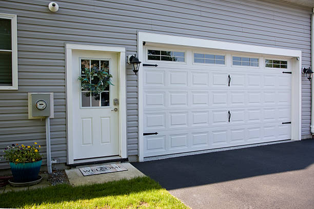 24/7 Emergency Garage Door Panel Replacement experts in Cecil-Bishop, PA